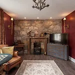 Canongate Luxury Homestay